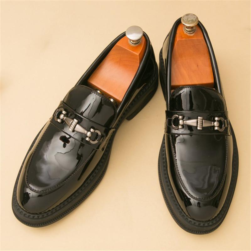 

Мода Мода Новые слипоны Белые Черные лоферы Новая мужская обувь из лакированной кожи Мужская дизайнерская формальная обувь для свадьбы, выпускного вечера 43