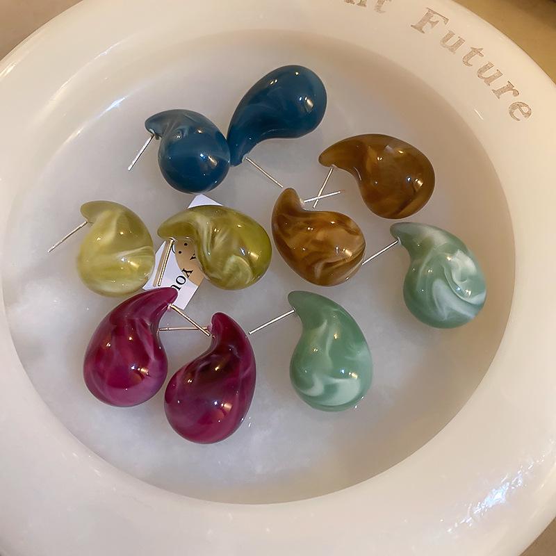 

Chic Drip Oil Water Drop Silver Stud Earrings - High-End Acrylic Design for Women