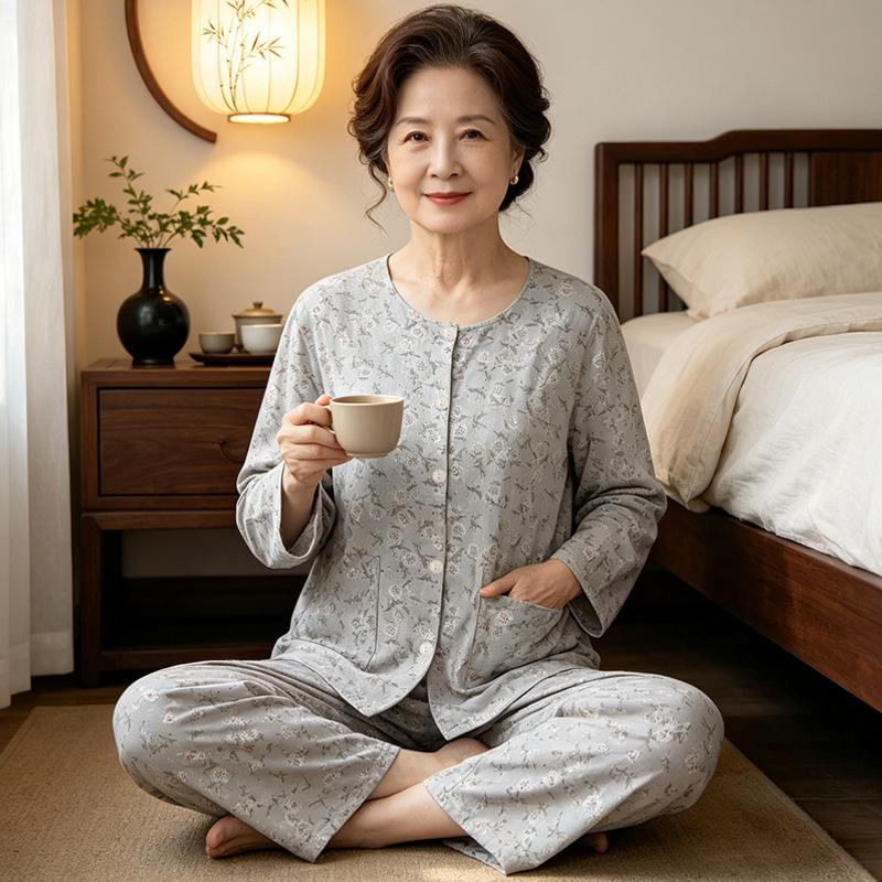 Retro elegant light green temperament middle-aged and elderly grandma round neck imitation cotton pajamas loungewear long sleeves trousers set
