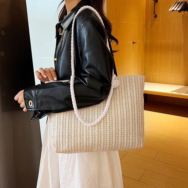 Fashion Large Capacity Shopper Shoulder Bag for Women Straw Woven Handbag Summer Beach Woven Simple Tote Bag