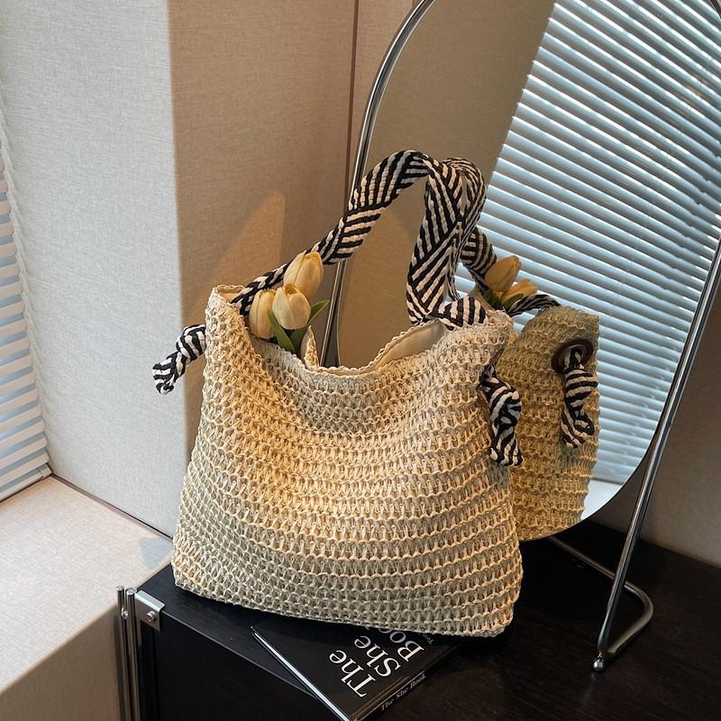 2025 New Style Light Leisure Vacation Straw Tote Bag Fashionable Commuting Large Capacity One-shoulder Beach Women