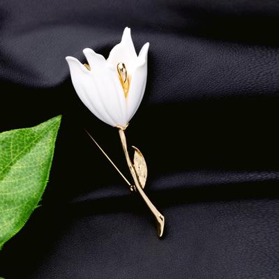 White Elegant Tulip Brooch Women'S Premium Retro Corsage Fashion Women'S Suit Dress Pin Accessories