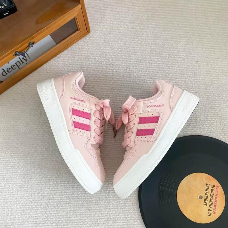 2025 new spring and autumn versatile little white shoes women's skirt student leisure junior high school students board shoes ins tide popular shoes
