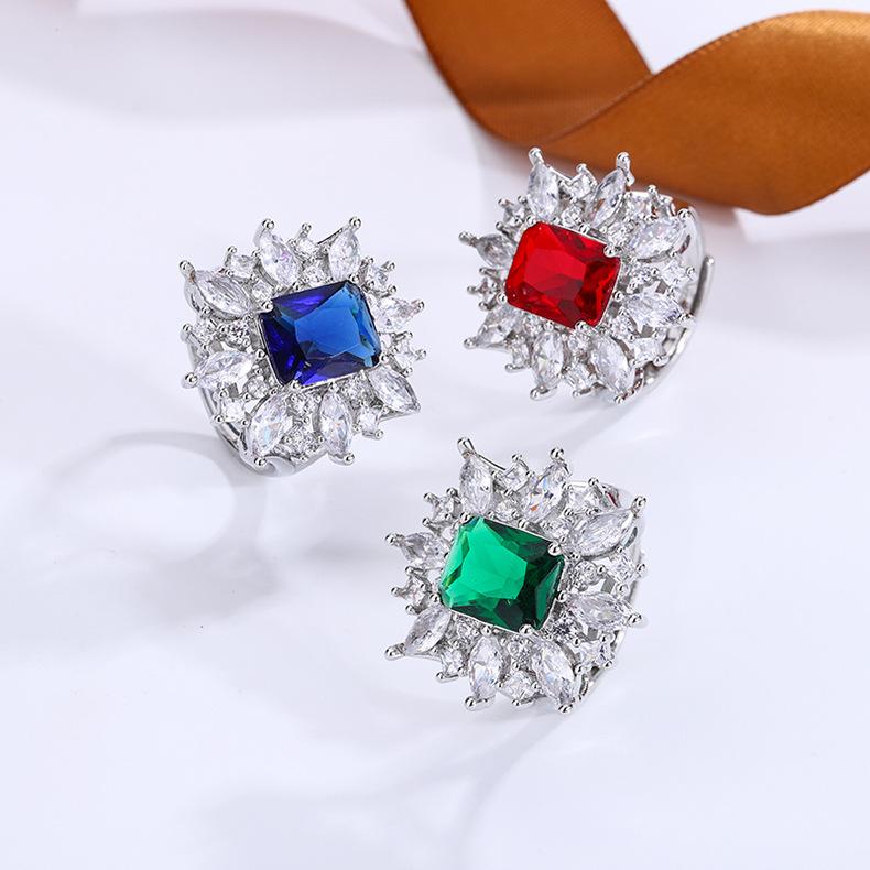 Neuer Stil Neues High-End-Luxusdesign S925 Sterlingsilber Smaragd Damenring Smaragd-Einlegearbeiten