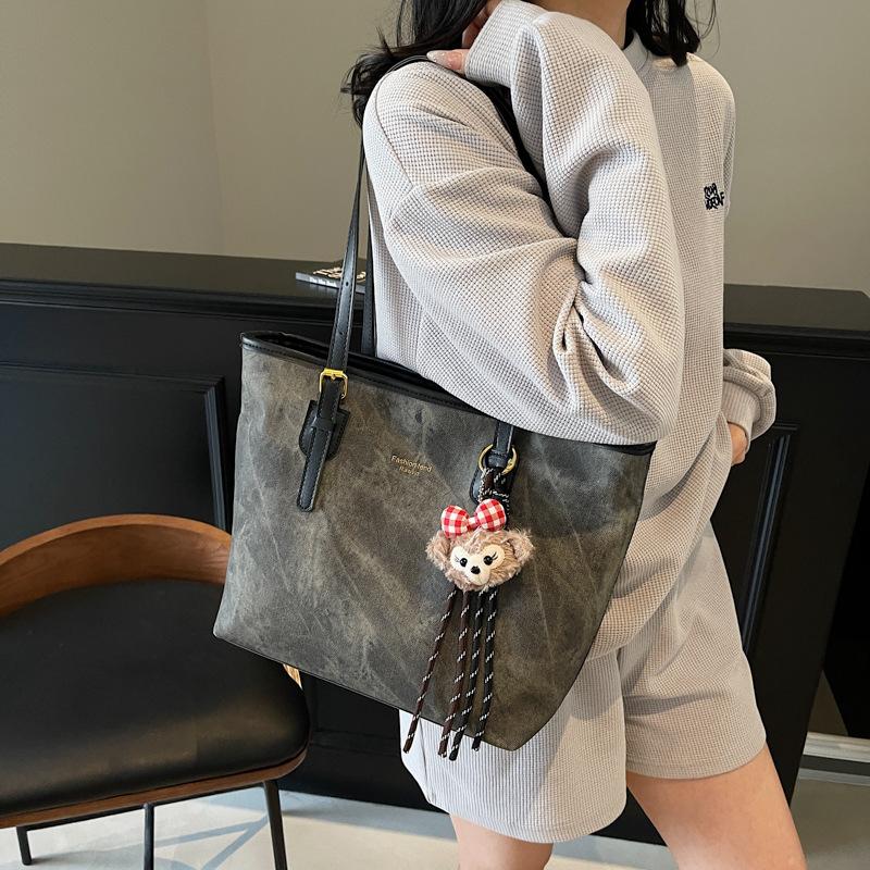 Large-capacity Bag Women's 2025 New Autumn and Winter Light Luxury Niche Versatile Commuter Bag Premium Texture Shoulder Tote Bag