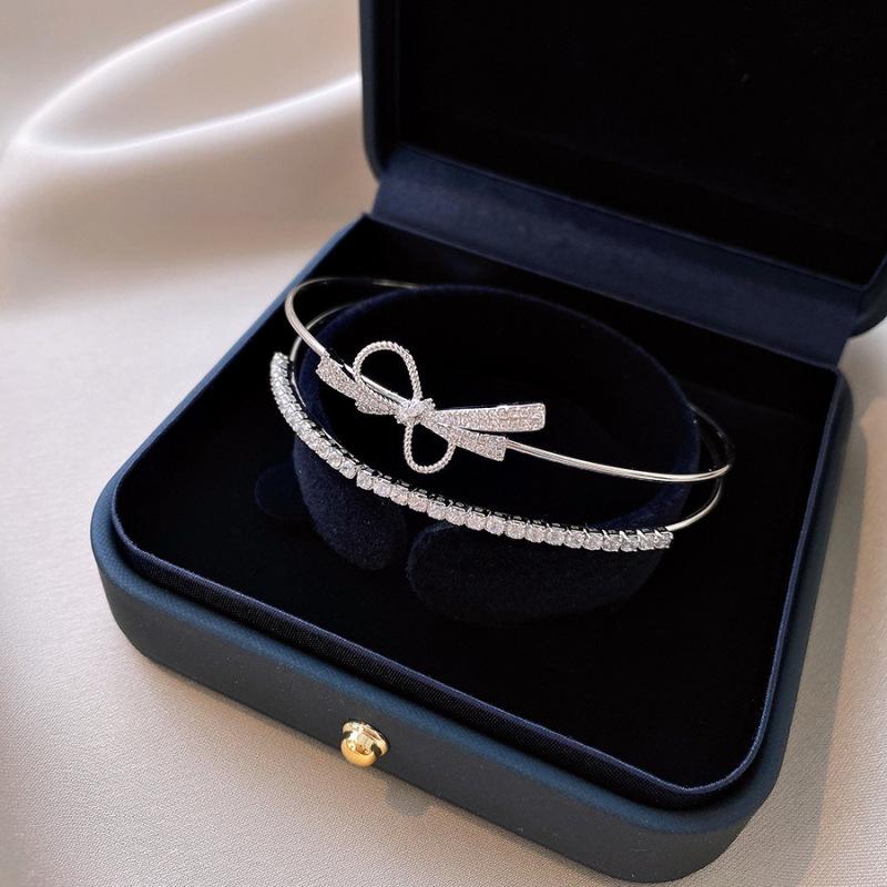 Real Gold-Plated Lucky Four-Leaf Flower Zircon Bracelet - Elegant Light Luxury Jewelry