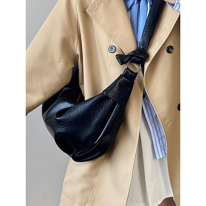 Ielgy All-Match Black Soft Leather Pleated Dumpling Bag Lazy Style One-Shoulder Messenger Bag
