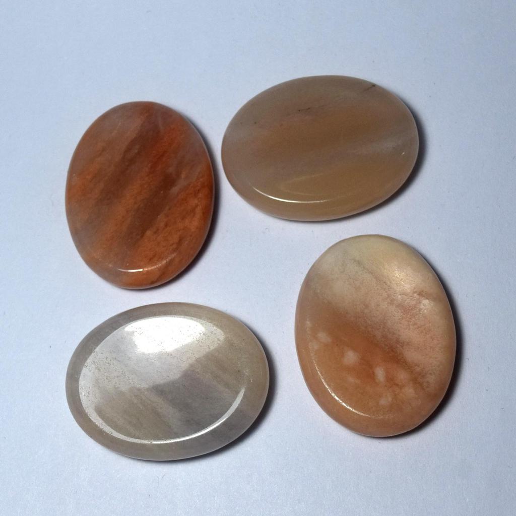 Pietra Portafortuna in Quarzo Rosa da Premere sul Palmo, 35x45mm Pietra Naturale Massaggiatore per il Pollice.