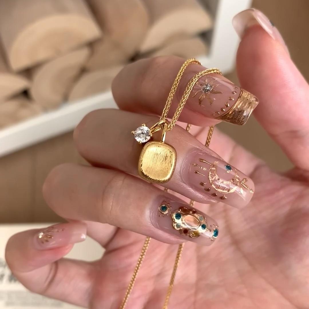 Винтажное Антикварное Матовое Золото Маленькое Ожерелье Кубик Сахара Женское Легкая Роскошь Золотое Высококачественное Цепочка для Свитера Цепочка на Ключицы