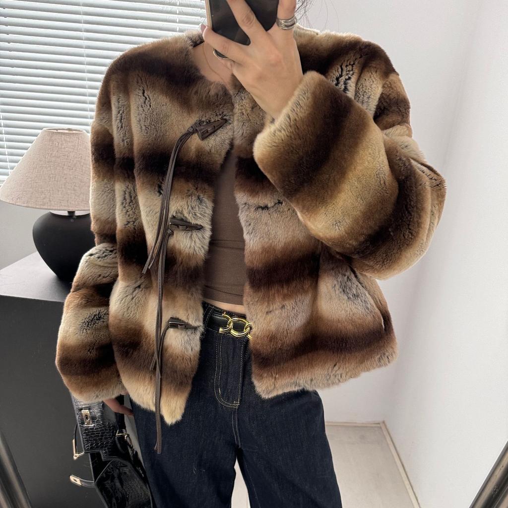 Ny ekte pelskåpe, imitasjon chinchilla helskinn, importert helskinn, rexkaninpels kort kåpe, blomstrete pels