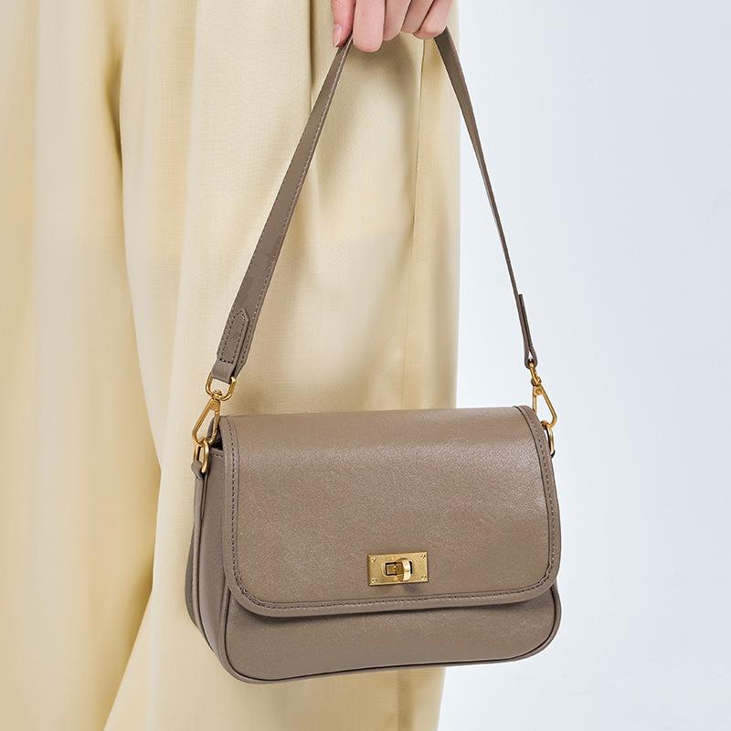 Bag women's new leather women's bag retro simple temperament shoulder bag versatile commuter small square bag women