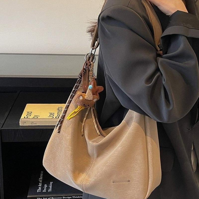 Women's bag new retro commuter versatile fashion niche large-capacity casual shoulder messenger bag