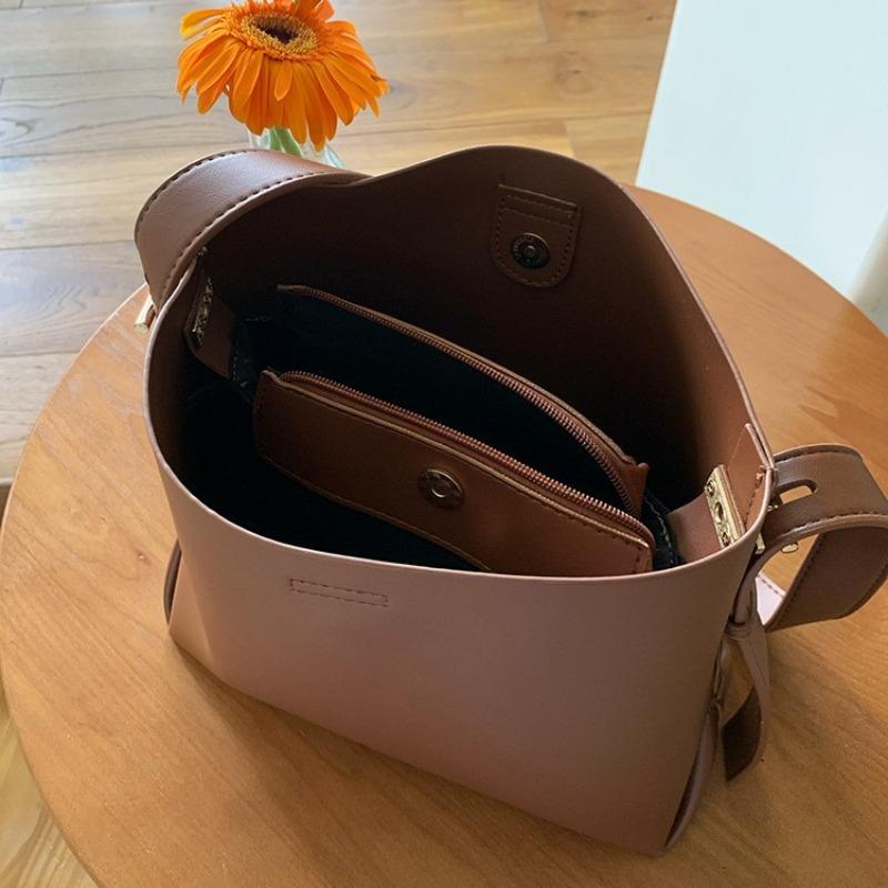 New women's bag premium sense retro commuting versatile large capacity tote bag portable shoulder bucket bag large bag