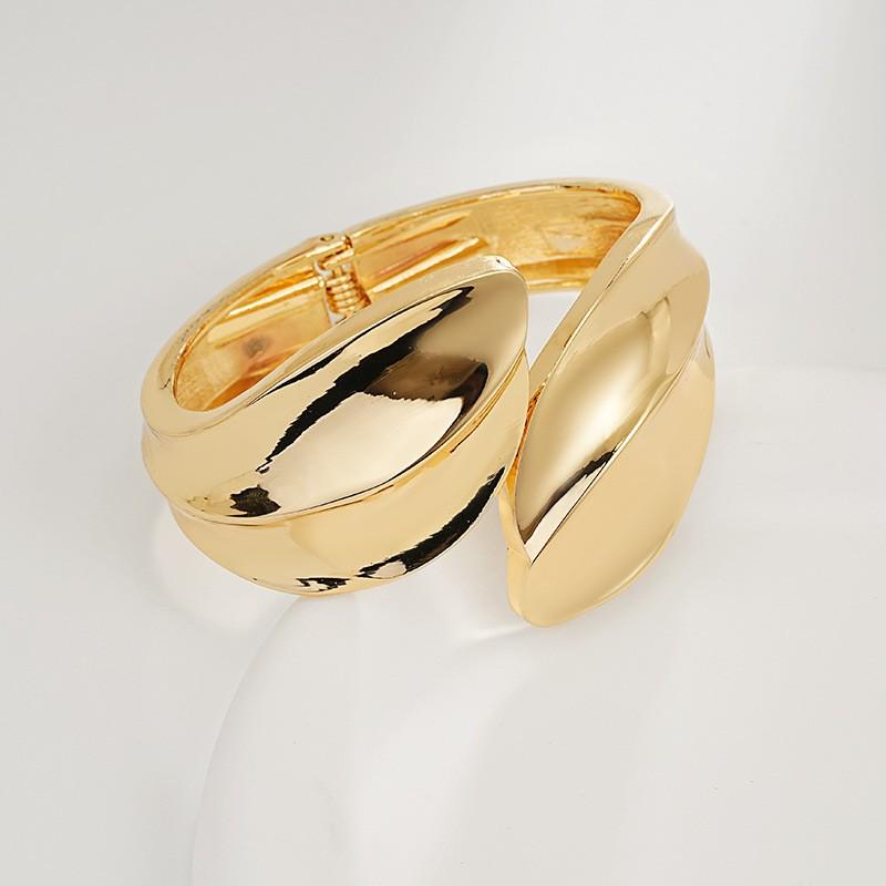 Interlocking Ring Open Bangle - European & American Light Luxury Design for Women