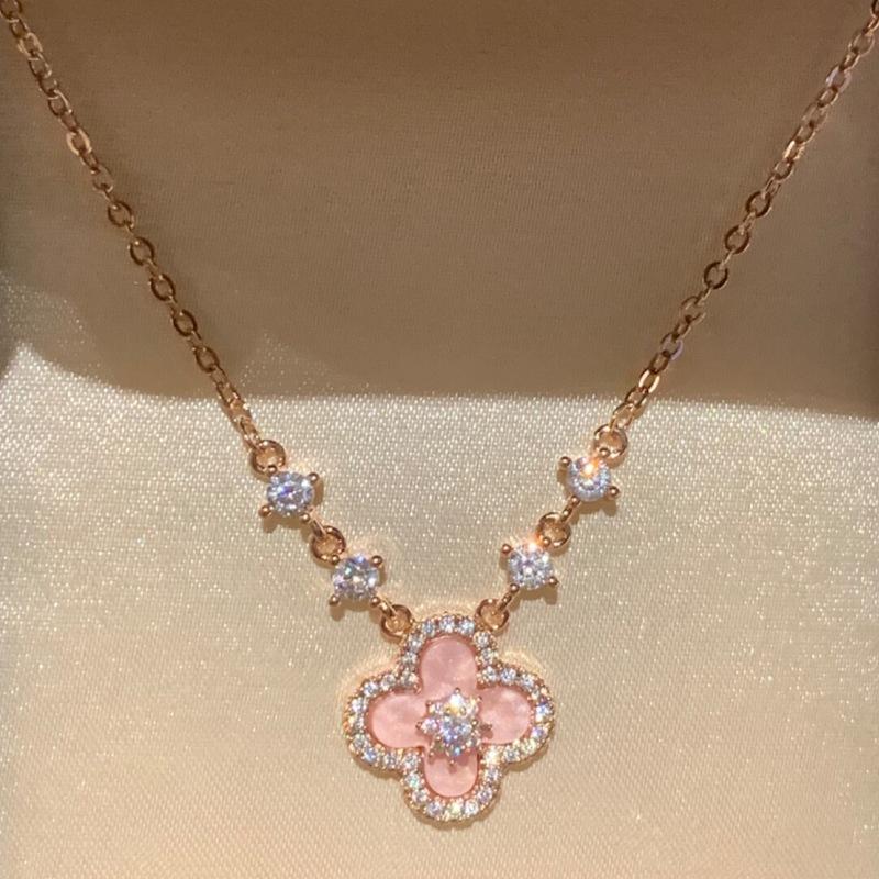 Retro High-End Feeling Full Of Diamond Powder Fritillary Four-Leaf Clover Necklace Niche Design Exquisite And Sweet Temperament Collarbone Chain