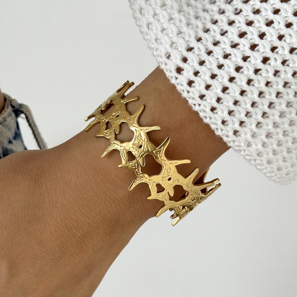 Vintage Stainless Steel Wide Cuff Bangle for Women Gold Color Starfish Flower Heart Open Chunky Exaggerated Bracelet Jewelry