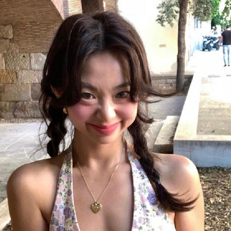 Gold Heart Necklace - Korean Fever Style, Light Luxury Clavicle Chain with Layered Peach Heart Pendant