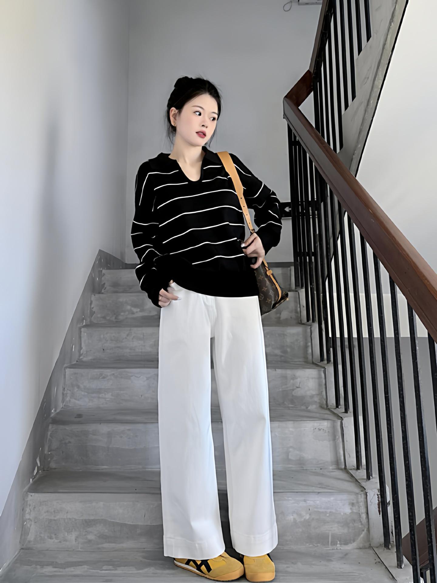 

Women s Autumn Striped Knitted Sweater - French Retro Style with Turn-Down Collar and Long Sleeves S