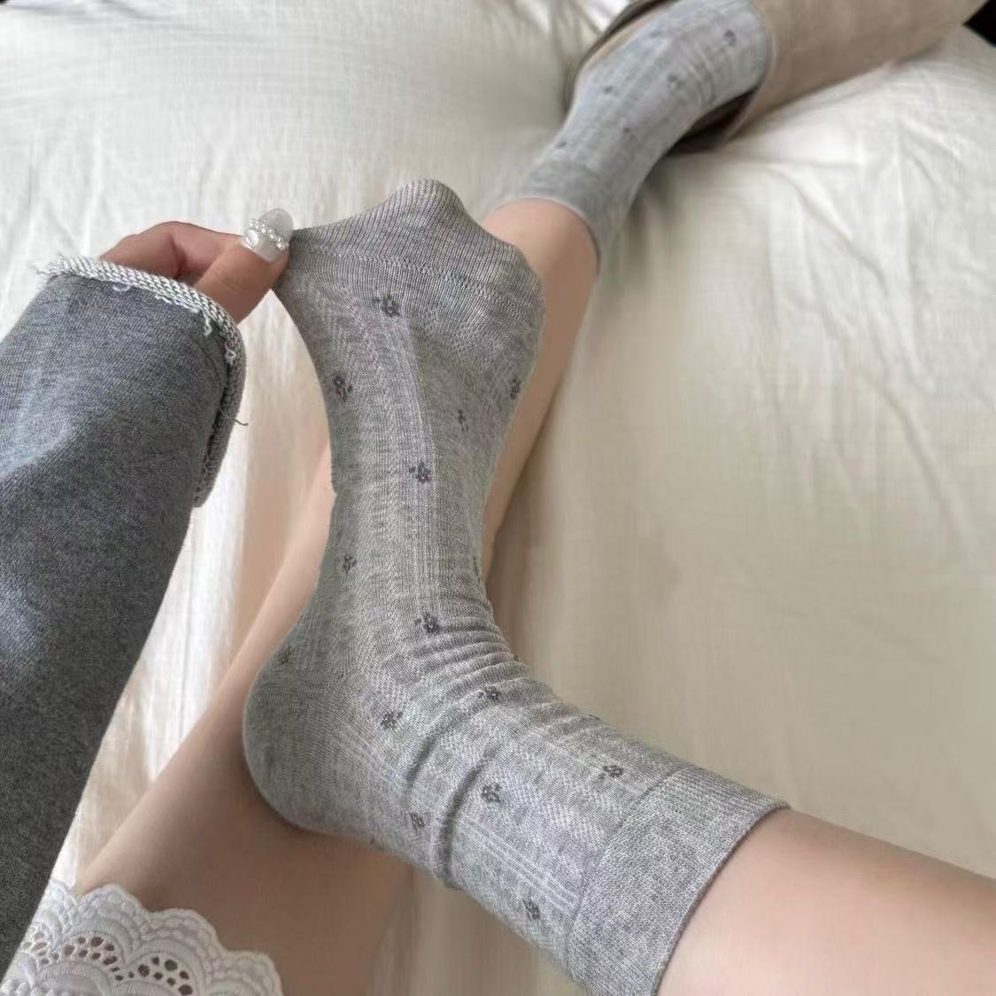 

French Gentle Small Floral Socks Socks Style Versatile Elegant Stacked Socks Stockings One size fits all світло-сірий колір