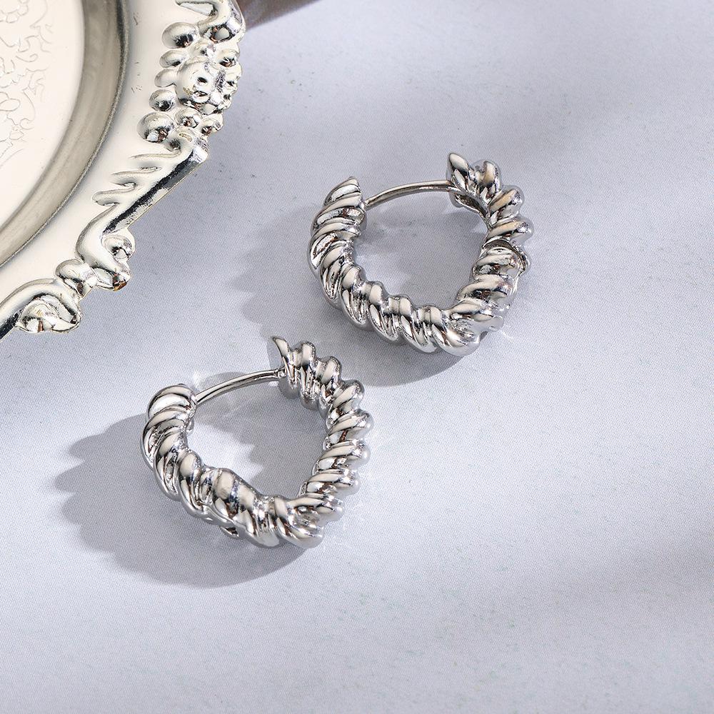 

Elegant Geometric Diamond V-Shaped & Heart Twist Women s Earrings