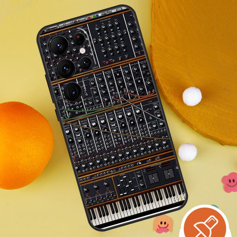 Vintage Synth Synthesizer Phone Case For Samsung Galaxy S25 Ultra S24 S23 S22 Ultra S9 S10 S20 Plus S21 FE Funda Cover