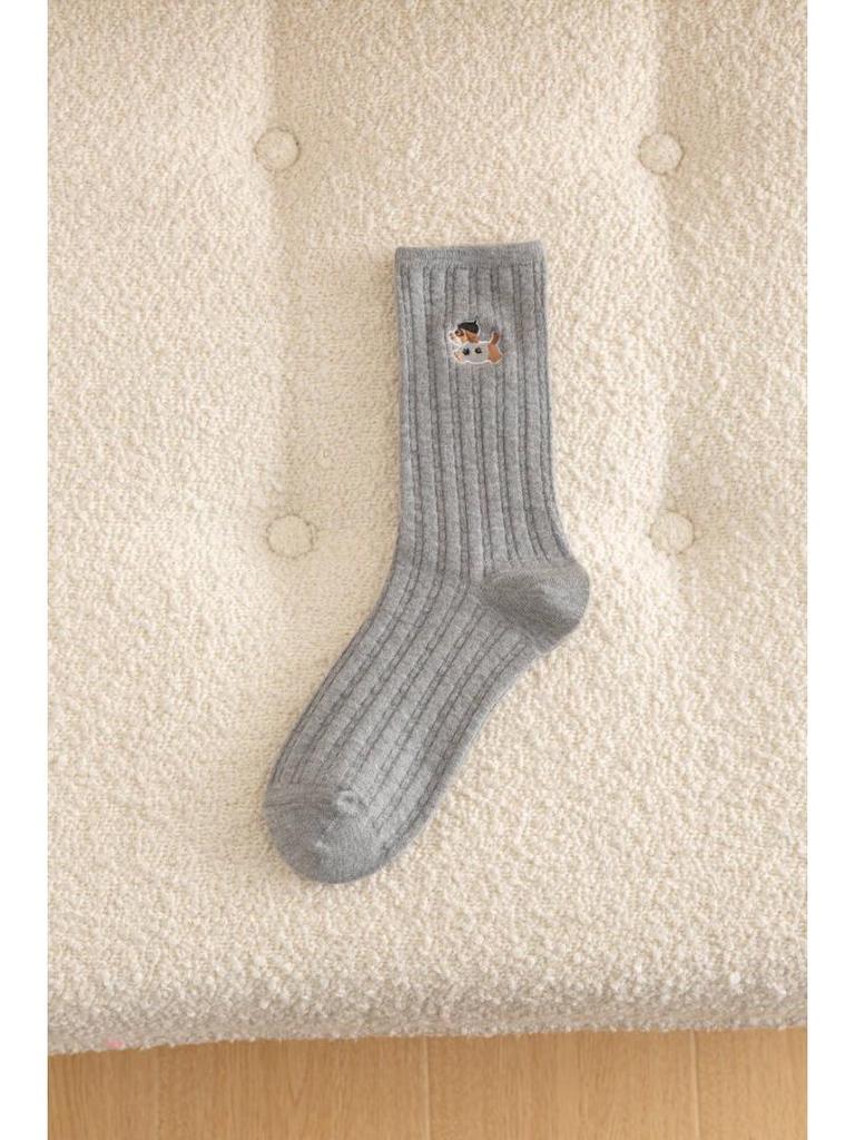 Women's Japanese Style Black & White Embroidered Ribbed Wool Mid-Calf Socks - Thick, Warm, Loose Fit for Autumn & Winter