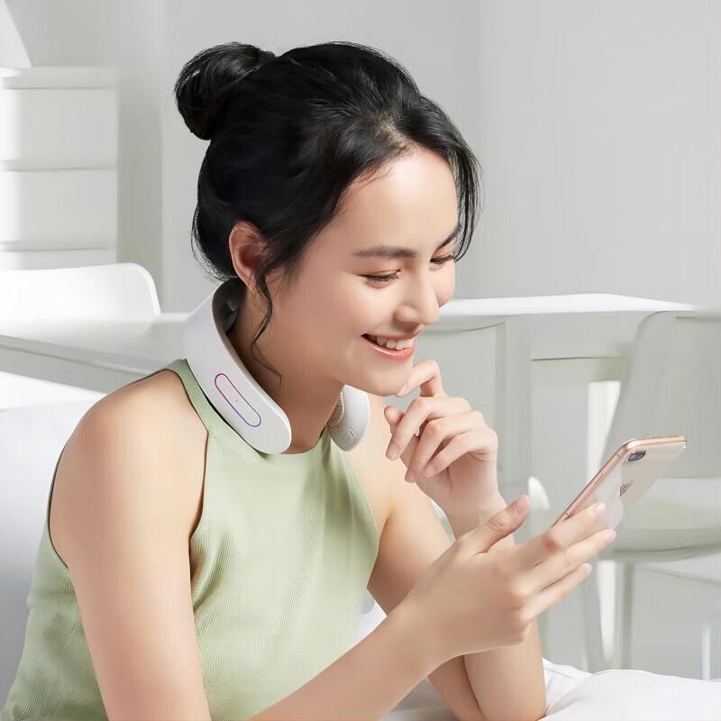 Bear Smart Cervical Neck Massager with Heat and Pulse CN plug (adapter included)