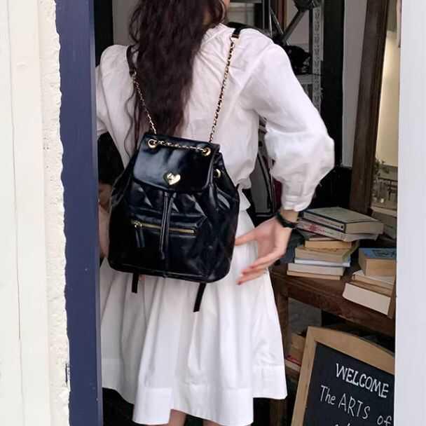 

Нишевый текстурированный женский рюкзак для поездок на работу - Модный и универсальный рюкзак-ведро для студентов 2025