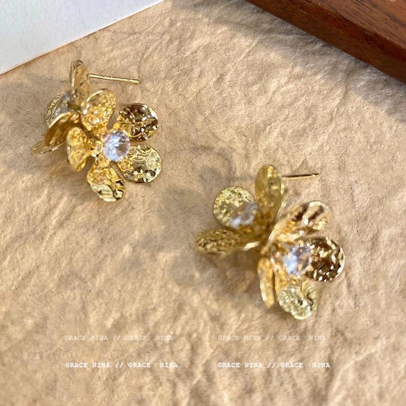 Cold wind texture feeling flower zircon stud earrings women s niche unique personality temperament earrings ear jewelry