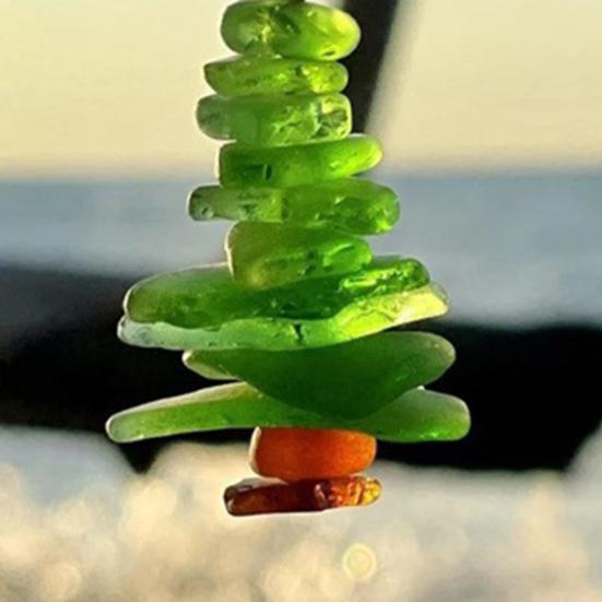 Sea Glass Christmas Tree Ornament Sea Glass Tree Resin Craft Ocean Beach Xmas Hanging Ornament for Home Collection Holiday Decoration