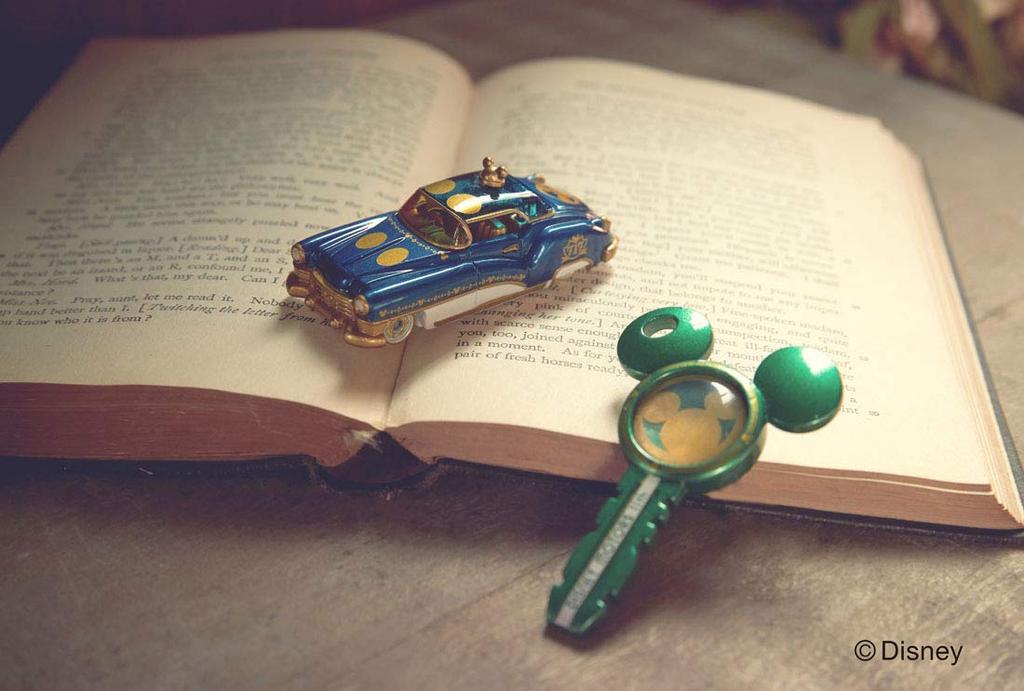 Tomica Disney Motors Dream Star II Route 717 Mickey Mouse