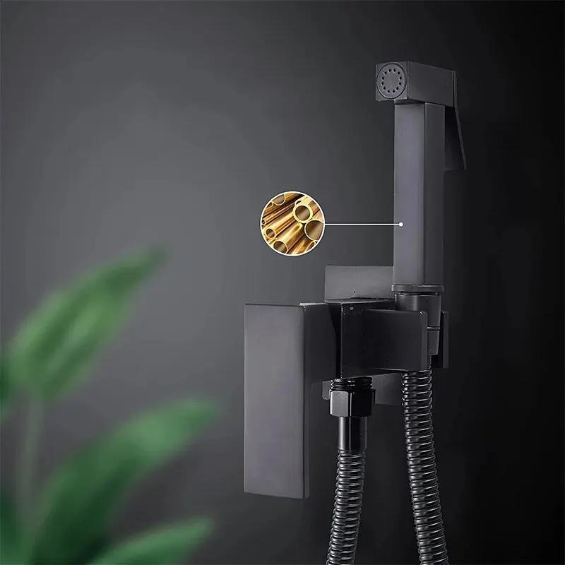 Pirinç Bide Musluk Tek Soğuk Su Musluk El Bide Sprey Duş Seti Tuvalet Shattaf Püskürtücü Douche Hijyenik Duş Siyah