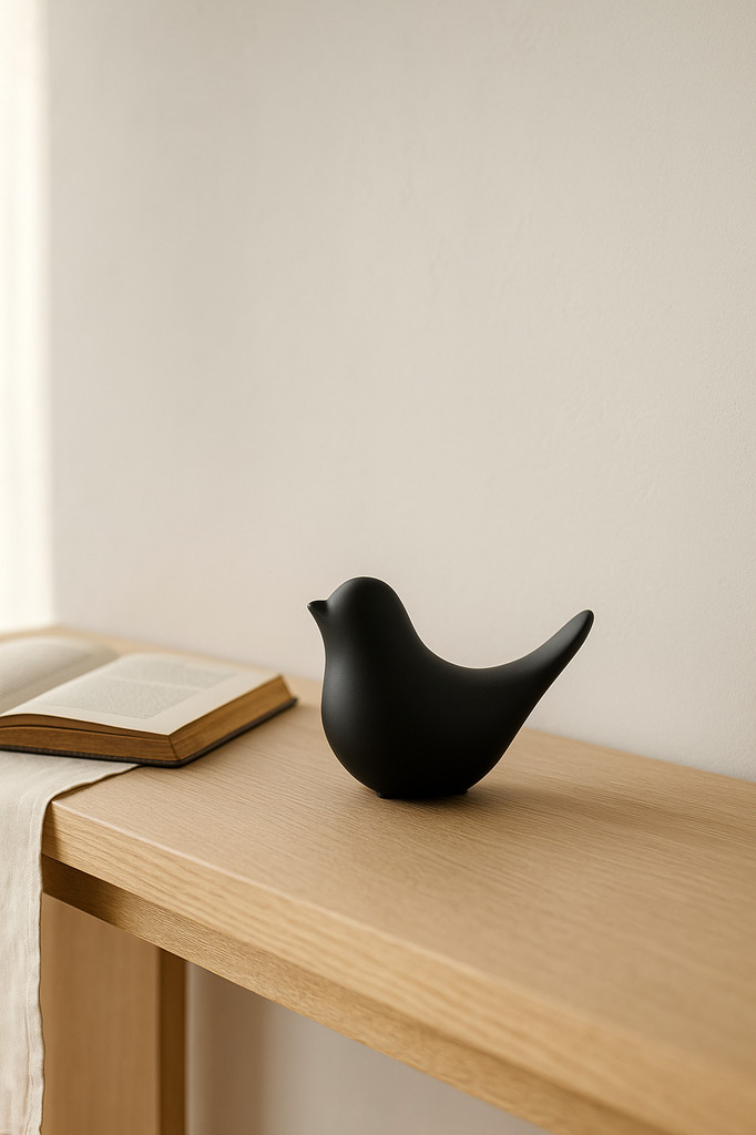 Módní socha ptáka vynikající detaily keramické trojrozměrné