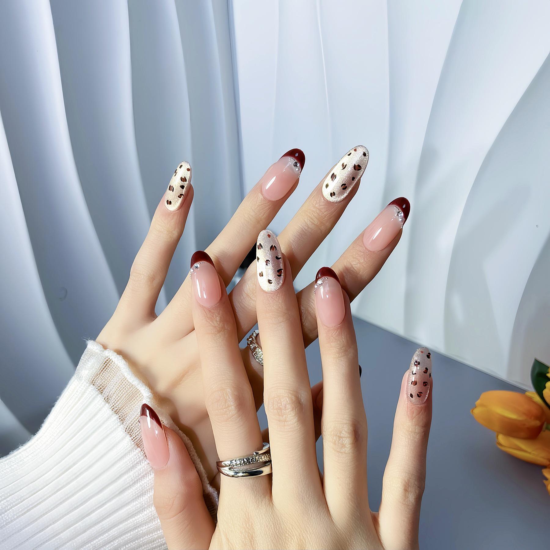 Trendy Handmade Rhinestone Leopard Print Nails - Autumn/Winter Brightening, High-End Style