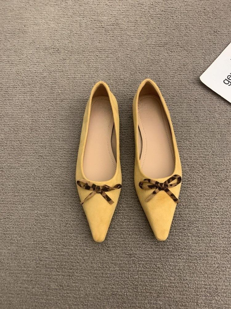 

Французские черные туфли-лодочки с острым носком на плоской подошве, женская обувь, весна и осень 2025, новинка, летние туфли с бантом в стиле ретро для通勤 40 жёлтый