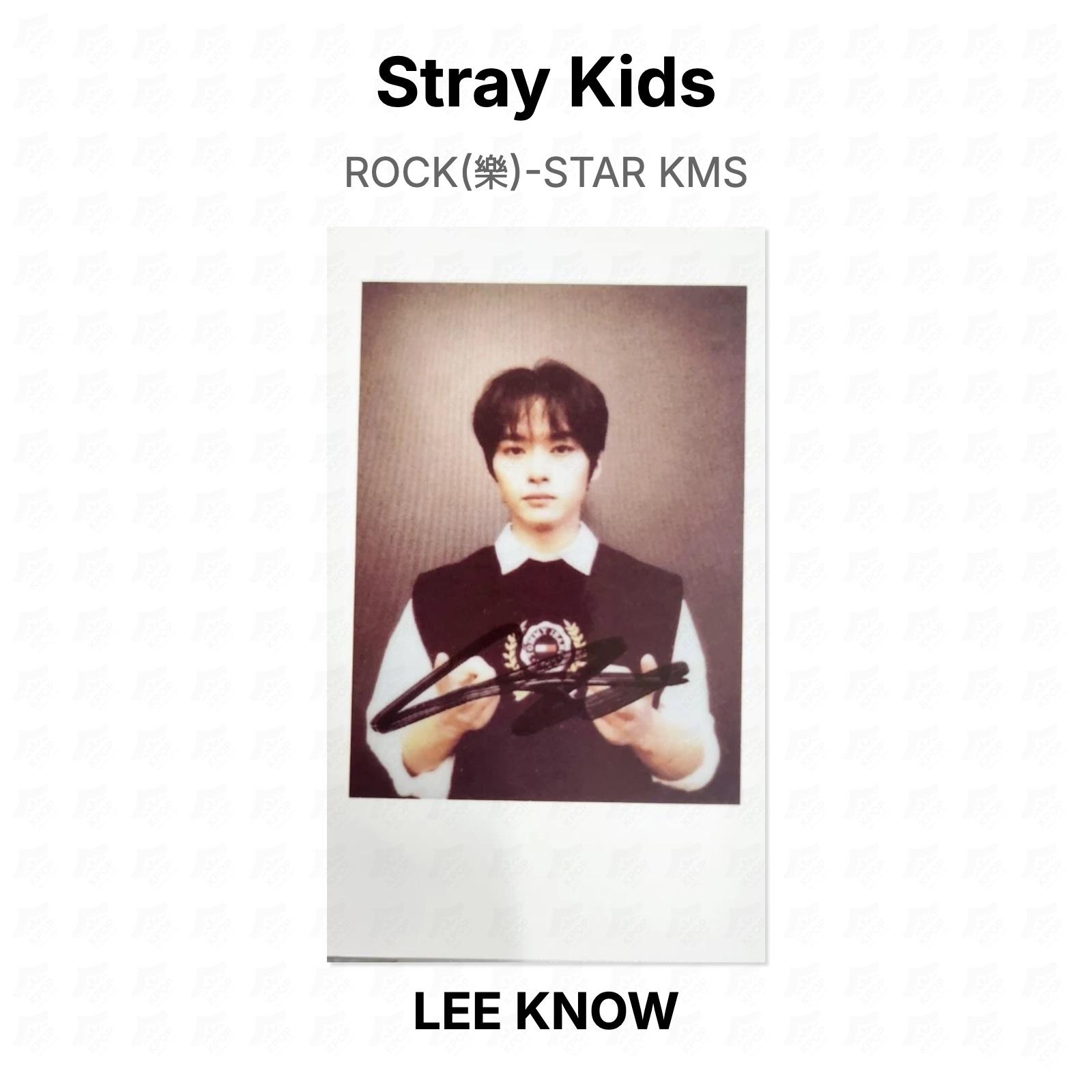 Stray Kids — рок!()-Официальная фотокарточка STAR KMS LEE KNOW gray