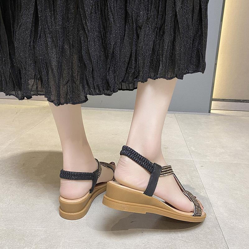 New Indoor and Outdoor Women's Korean Flat Sandals - Rhinestone Decoration Student Casual Beach Medium Heel Shoes