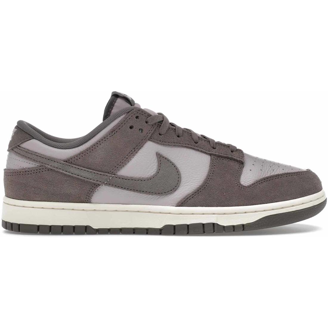 

Кроссовки Nike Dunk Low SE Platinum Violet Cave Stone(FQ8249-001) 42