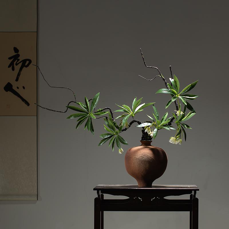 Chinese Antique-Style Ceramic Vase: Wabi-Sabi Japanese Beauty for Home, Living Room, or Hallway