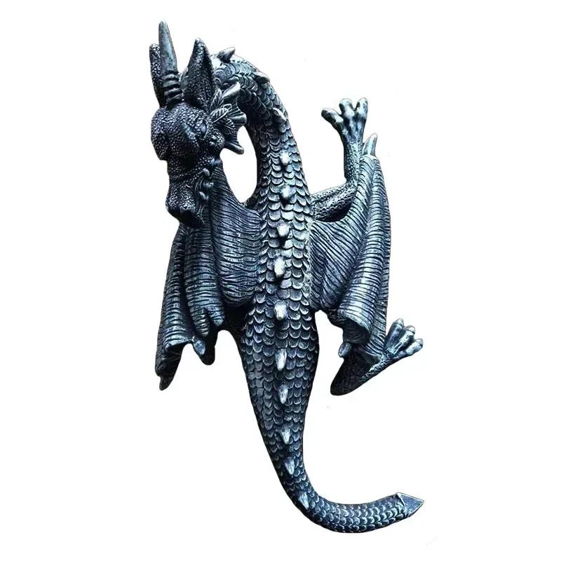 1 buc Pandantiv de perete Dragon zburător alb-negru cu cap ridicat și coadă legănată, Decor de grădină și casă, Artizanat din rășină 2024