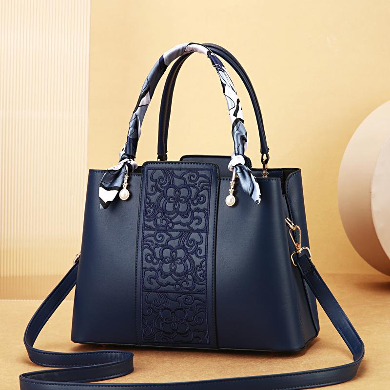 Wedding bag women 2025 new large capacity shoulder messenger bag premium handbag red bridal wedding bag