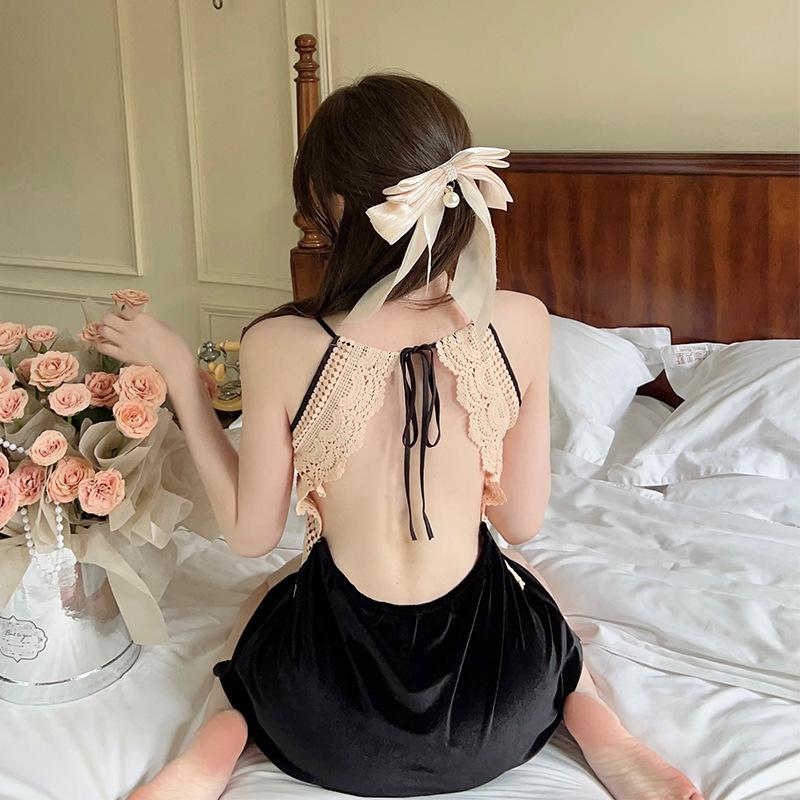 Autumn and winter golden velvet pure desire wind sexy suspender nightgown, loungewear two-piece set, simulated silk women's pajamas