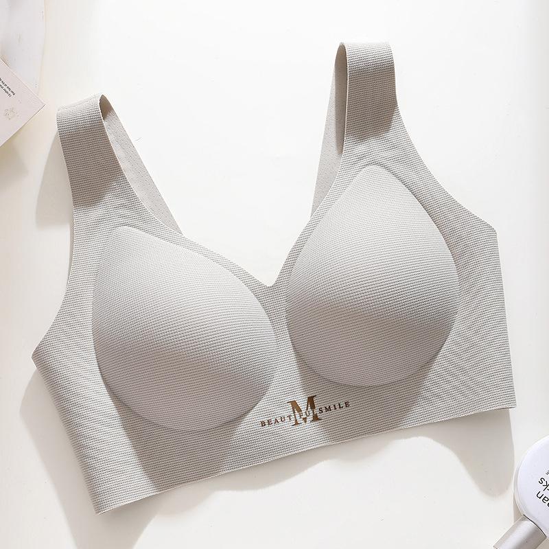 Barely There Comfort: Seamless Wireless Sports Bra with Beautiful Back and Anti-Sagging Support