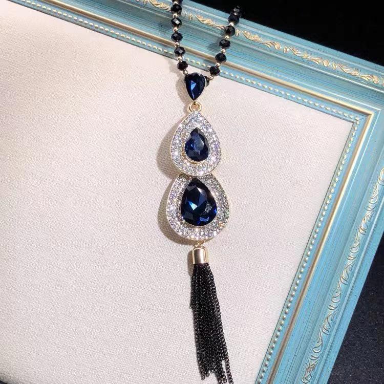 Crystal Pendant Sweater Necklace - Fashionable and Atmospheric Design