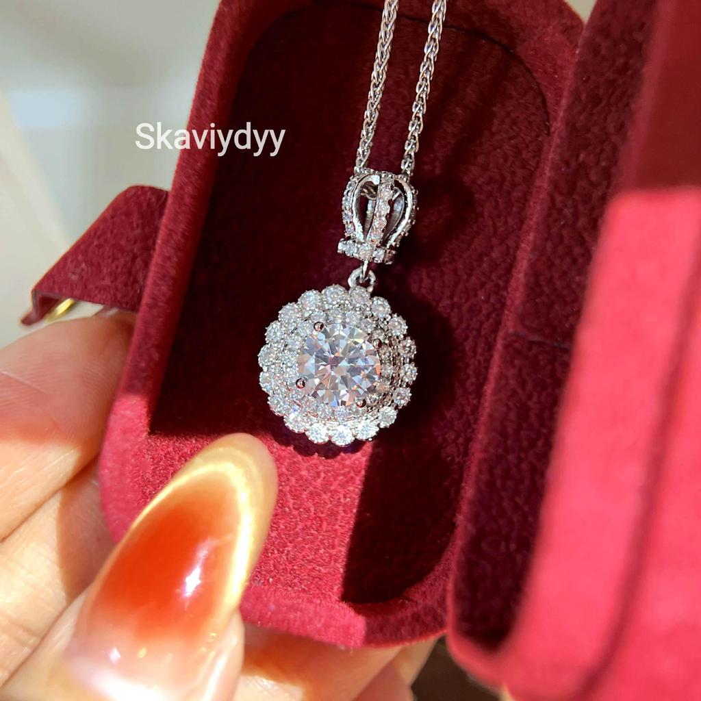 Elegant Micro-Inlaid Moissanite Crown Pendant 2-Carat Clavicle Chain