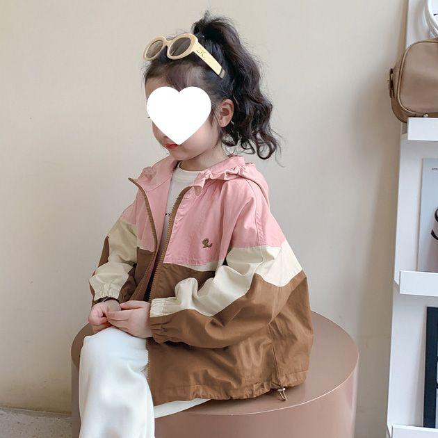 

Девичья куртка-ветровка с капюшоном в стиле колор-блок 2025 - Модная весенне-осенняя куртка 40 size for approximately 30cm