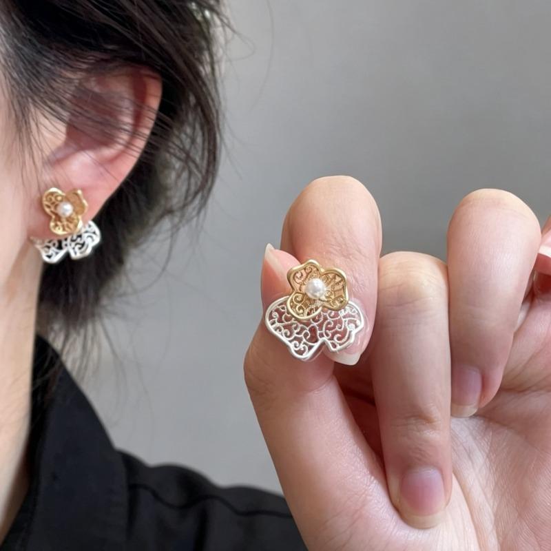 Retro color matching hollow flower beads wear stud earrings before and after women's simple exquisite and versatile earrings