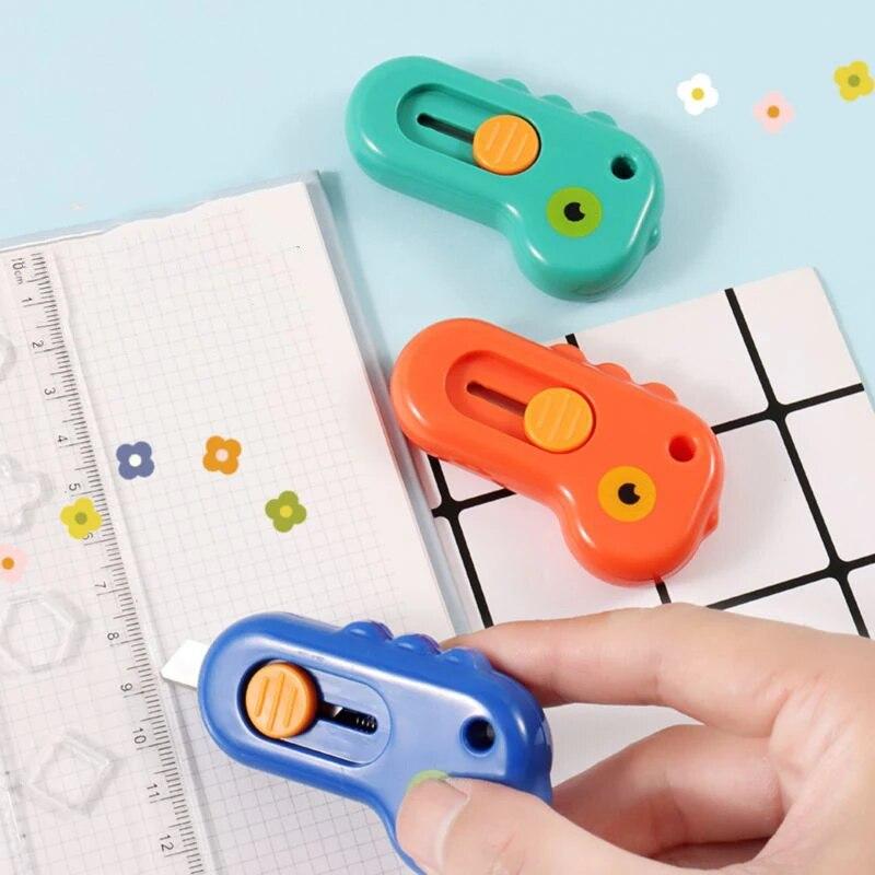 1 Piece Kawaii Mini Pocket Dinosaur Art Utility Knife Express Box Knife Paper Cutter Craft Wrapping Refillable Blade Stationery