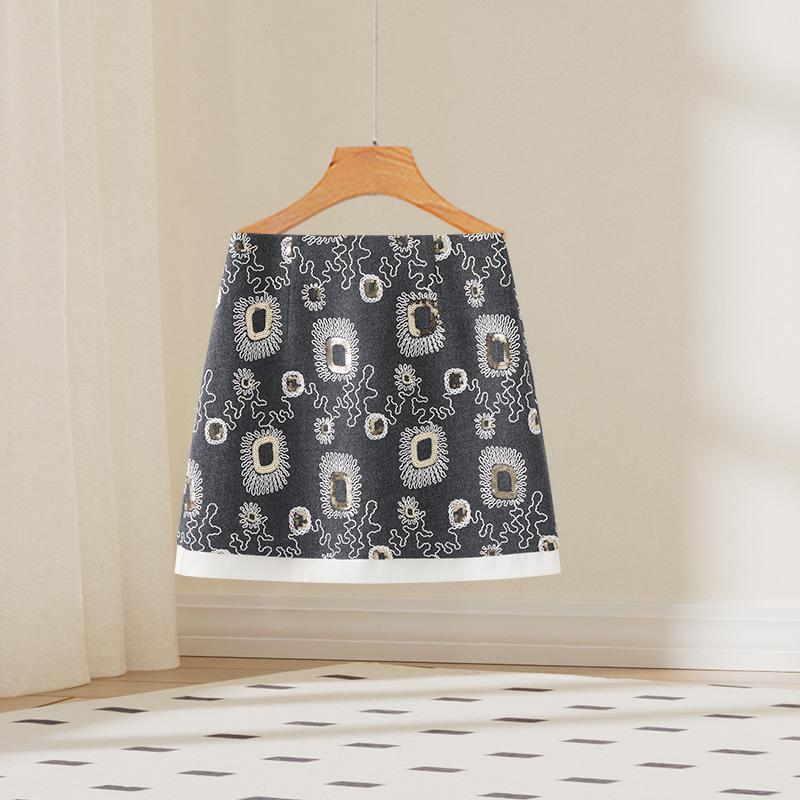 

Women s Black Embroidered Sequin A-line Skirt - Spring 2026 27/M (95-105 lbs) чёрный