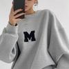 Sweat-shirt ample à col rond avec lettres brodées pour femmes